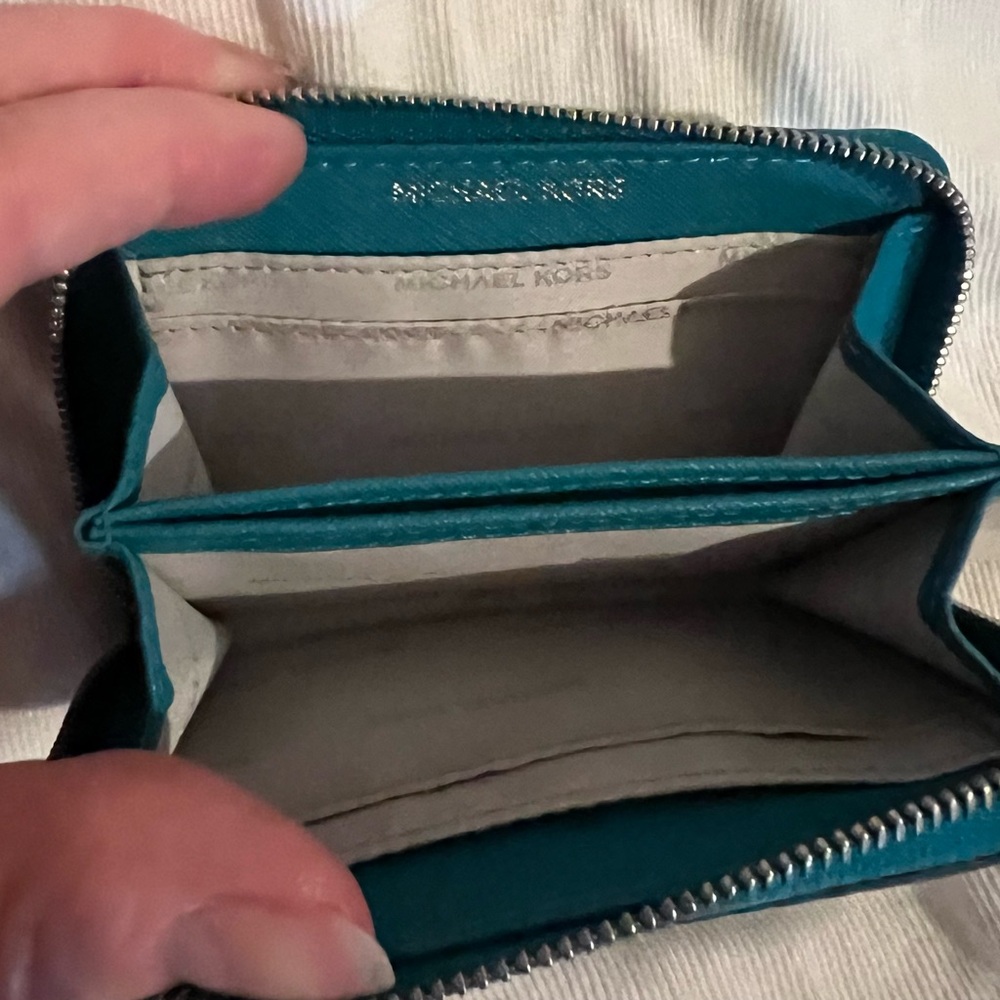 Michael Kors Jet Set Turquoise Small Snake Embossed Leather Wallet NWOT - Picture 4 of 5
